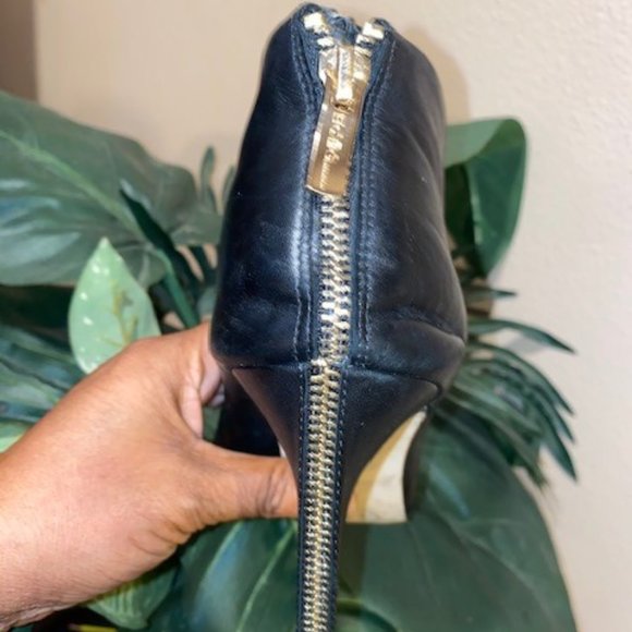 BCBG Black Leather Gold Zipper Heeled Pumps Size 9 - Picture 7 of 8